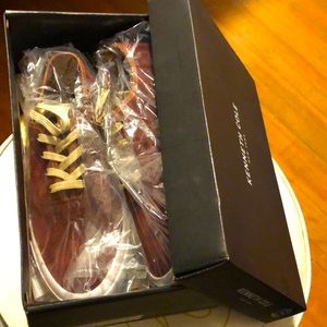 Kenneth Cole Toor Sneaker 10.5 M, Brick color
